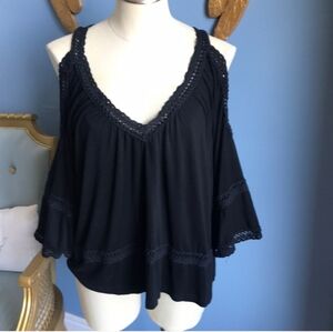 VENUS black cropped oversized cold shoulder V neck 3/4 sleeves top size L
